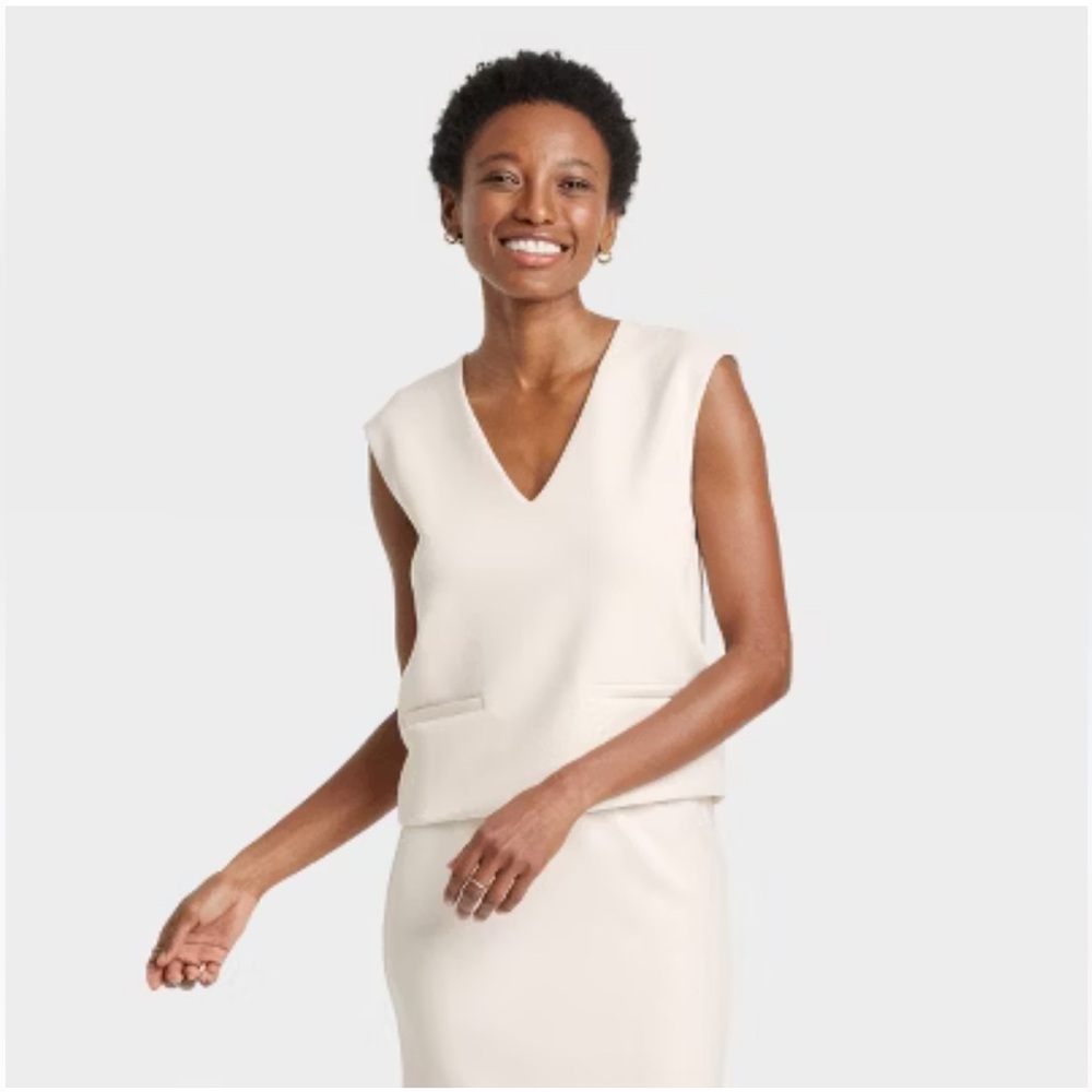 a new day Women’s Cream Sandwash V-Neck Vest Top
Size XL